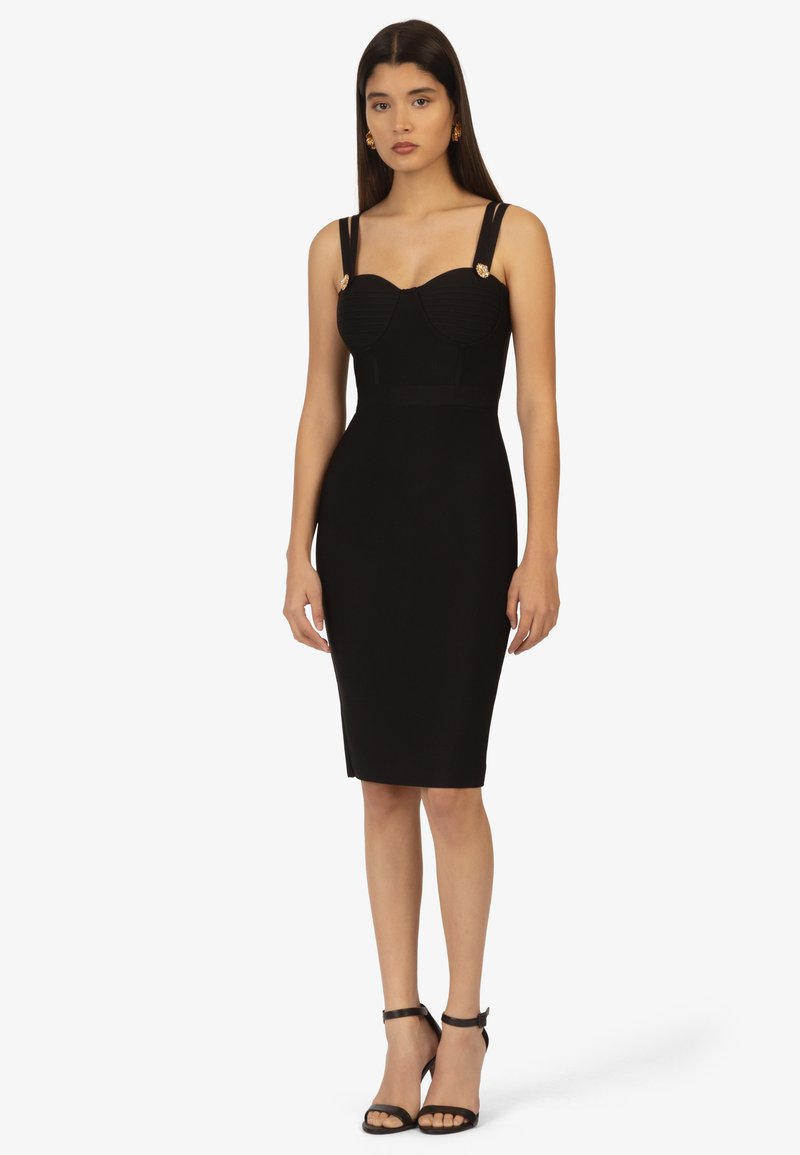 Schwarzes Bodycon-Kleid mit Satinakzenten, das eine strukturierte Herzausschnitt-Form, verstellbare Träger und eine knielange Passform aufweist.