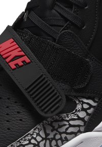 Jordan AIR JORDAN LEGACY 312 - Joggesko - black/wolf grey-valor blue-univ red-white
