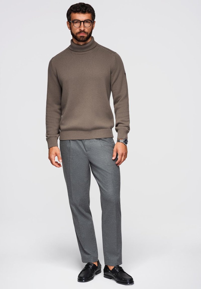 Maglione Blu Scuro Maglione Marrone Outfit New Look Cardigan