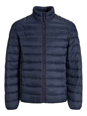 Námornícka puffer bunda s prešívaným dizajnom, vysokým golierom a predným zipsom. Obsahuje kontrastný červený zips a elastické manžety. Mäkká textura.