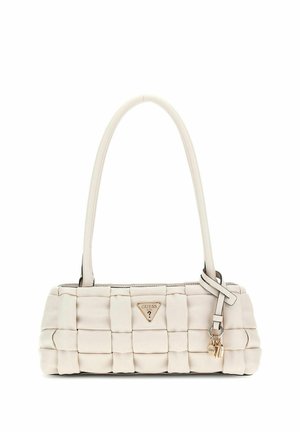 Borsa a mano in finta pelle crema intrecciata con manici arrotondati, dettaglio con logo a piramide e hardware argento. Forma rettangolare con texture imbottita.