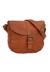 Brun læder crossbody taske med en afrundet form, fold-over klap, front spænde detalje og justerbar rem. Glat tekstur med syninger.