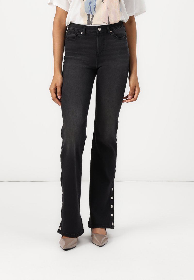 ONLY ONLWAUW MID WAIST FLARED - Vaqueros a campana - washed black