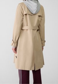 Stradivarius Trenchcoat - beige