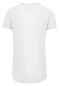 Hvit t-skjorte med korte ermer, rund hals, glatt tekstur og rett nederkant. Ingen grafikk eller mønstre synlige.