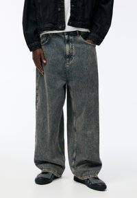 PULL&BEAR SUPPER BAGGY - Široke kavbojke - blue