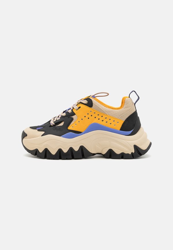TRAIL ONE - Trainers