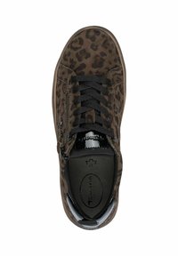 Prunamusteriga sneakers mustade paelte ja detailidega. Omab siledat tekstuuri ja pehmet tallatootmist ning külgmetallist lukku.