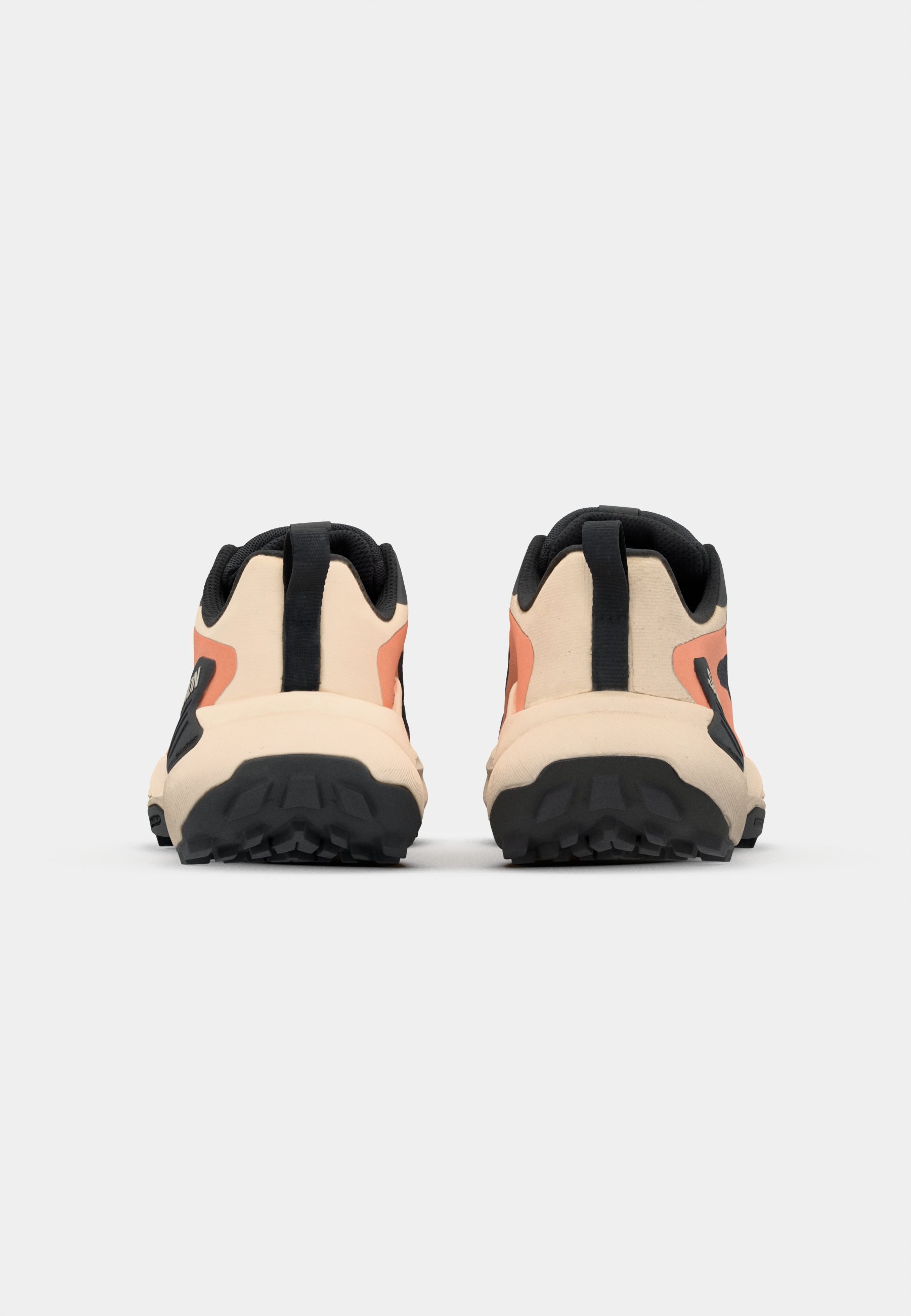 Salomon GENESIS GTX - Pantofi alergare trail - black/tender peach