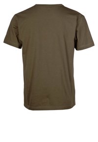 T-shirt in cotone verde oliva, maniche corte, collo rotondo, dettagli di cucitura minimal, texture liscia, design semplice senza motivi o accenti.
