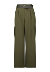 Olivegrüne Cargohose mit weitem Bein und zwei seitlichen Taschen, flachem Bund, Falten und einem strukturierten schwarzen Gürtel mit runder Schnalle.