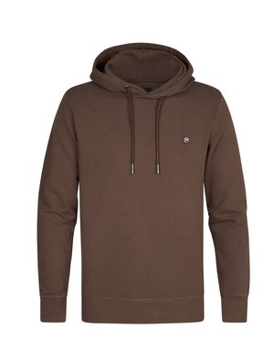 Bruine hoodie van zacht materiaal, met een kangoeroezak, verstelbare koorden en een klein logo op de borst.