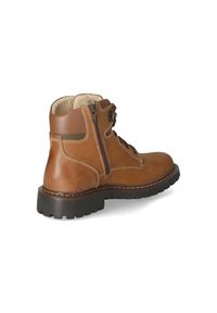 Bota de cuero marrón hasta el tobillo con cordones y cierre de cremallera lateral, cuello acolchado, costuras en contraste y suela resistente para mayor tracción.
