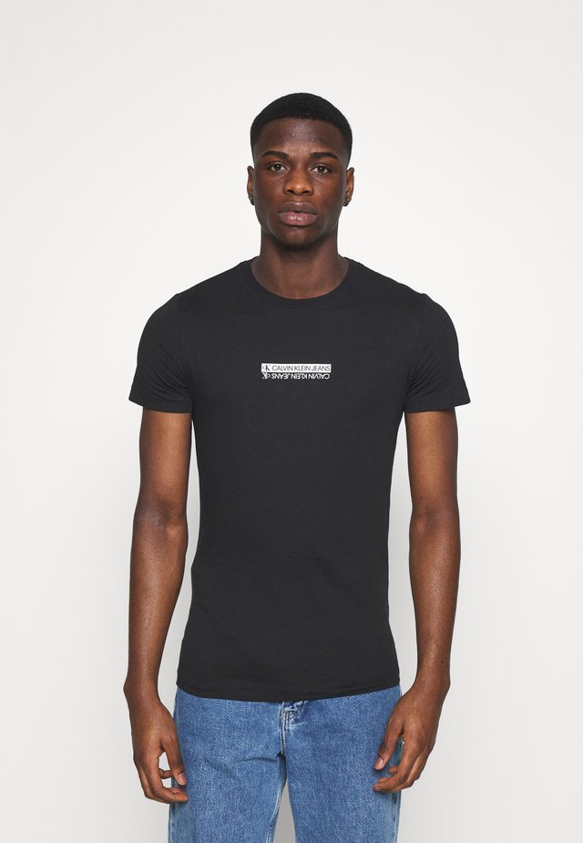 MIRROR LOGO SLIM FIT TEE - T-shirt z nadrukiem - black
