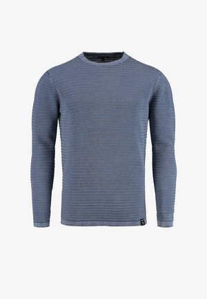 Maglione a maniche lunghe con collo rotondo in tessuto blu testurizzato, caratterizzato da righe orizzontali e un piccolo patch con logo in basso a sinistra.