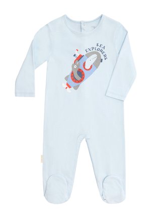 Pijama azul claro para bebé con mangas largas y pies cubiertos, con un gráfico de un submarino y el texto "Exploradores del Mar" en el pecho.