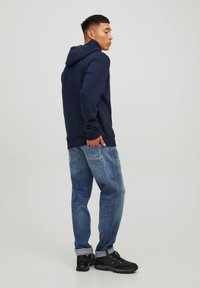 Jack & Jones JJELOGO HOOD - Bluza z kapturem
