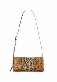 Leren schoudertas in bruin met dierenprint ontwerp. Voorzien van een lange verstelbare schouderband en een rechthoekige vorm. Gladde textuur.