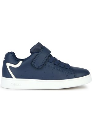 Marineblå børnesneaker med hvid sål, velcrolukning, snøredetaljer og polstret krave for komfort.
