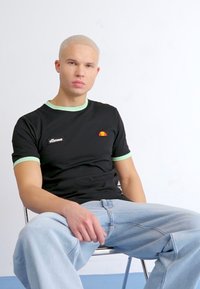 Thumbnail Image 2
