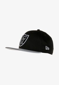 Las Vegas Raiders NFL Cotton 9FIFTY Black/Silver Snapback Las Vegas Raiders NFL Cotton 9FIFTY Black/Silver Snapback