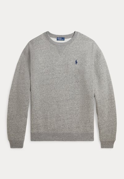 Yksinkertainen vaaleanharmaa pitkähihainen pusero pyöreällä pääntiellä, jossa on resorireunukset hihoissa ja helmassa sekä pieni sininen Polo Ralph Lauren -logo rinnassa.