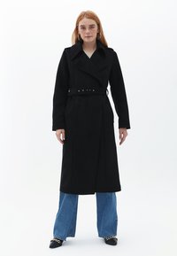 LANGER MIT GÜRTEL - Trenchcoat - black