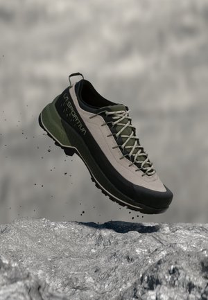 La Sportiva, TX4 EVO WOMAN - Обувки за туризъм - gravel/cypress