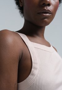 Seamless Basic DAZE - Top - rosie beige