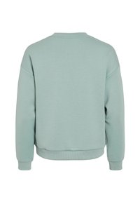 Zelena majica z okroglim izrezom, spuščenimi rameni, rebrastimi manšetami in robom, z gladko, mehko teksturo in enobarvno zasnovo.