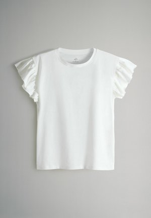 Camiseta blanca de manga corta con detalle de volantes en las mangas, diseño de cuello redondo, hecha de una tela suave, con un dobladillo recto.