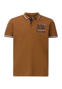 Braunes Polohemd mit einem Kragen, versehen mit marineblauen Akzenten und grafischem Text in mehreren Farben. Kurze Ärmel mit Streifendetails.