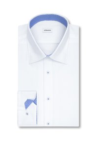 Chemise habillée blanche pour homme avec col et poignets intérieurs bleu à motifs, soigneusement pliée avec les boutons visibles sur le devant.