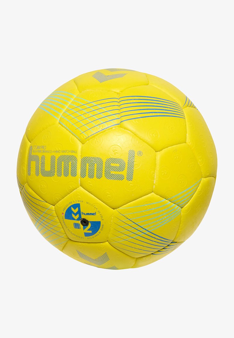 Ballon de handball jaune avec une surface texturée, des rayures bleues et le logo "hummel". Présente une valve en bas pour le gonflage. Panneaux hexagonaux.