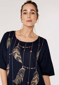 Apricot NECKLACE PRINT - Vestido informal - navy