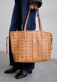 LIZ  - Käsilaukku - cognac