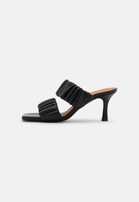 Mules de salto - black