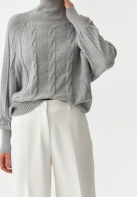 TATUUM Sweter
