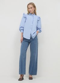 Calliope FRILL BOTTONE GIOIELLO - Hemdbluse - celeste chiaro