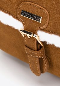 WITTCHEN YOUNG COLLECTION - Taška s příčným popruhem - brown