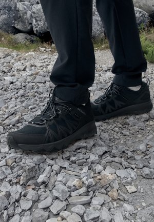 PEAKFREAK II OUTDRY - Sapatos de caminhada - black/shark