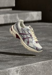 Δεν επιλέχθηκε, cream/beniimo purple