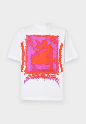 Nike Sportswear, TEE GOOD VS EVIL - Trükipildiga T-särk - white