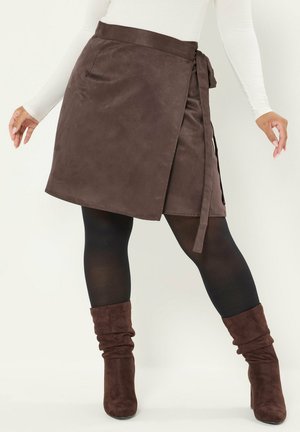 Yours Clothing MIDI SKIRTS - SKIRT - Jupe trapèze - brown