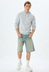 Thumbnail Image 2