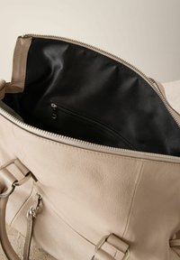 Next WASHED GRAB - Rankinė - bone