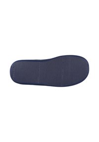 Suela de zapato de goma de color navy con líneas horizontales para tracción, bordes redondeados y una marca sutil a lo largo del borde exterior.