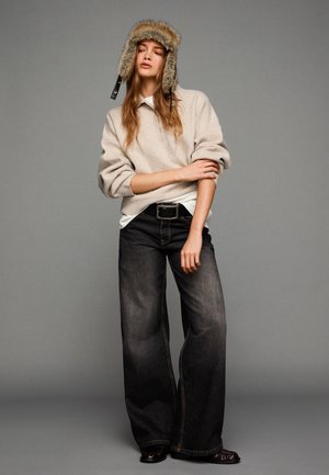 Bershka BOXY FIT POLO - Pulover - camel