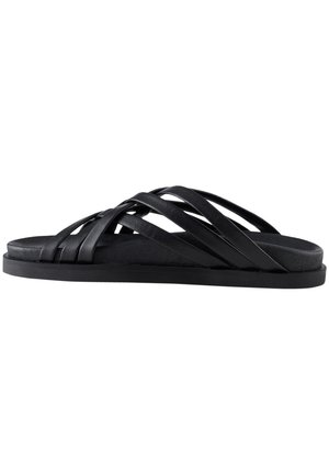 Sort flad slidesandal med flere tynde læderremme, der krydser hinanden over fodsengen, set fra siden.