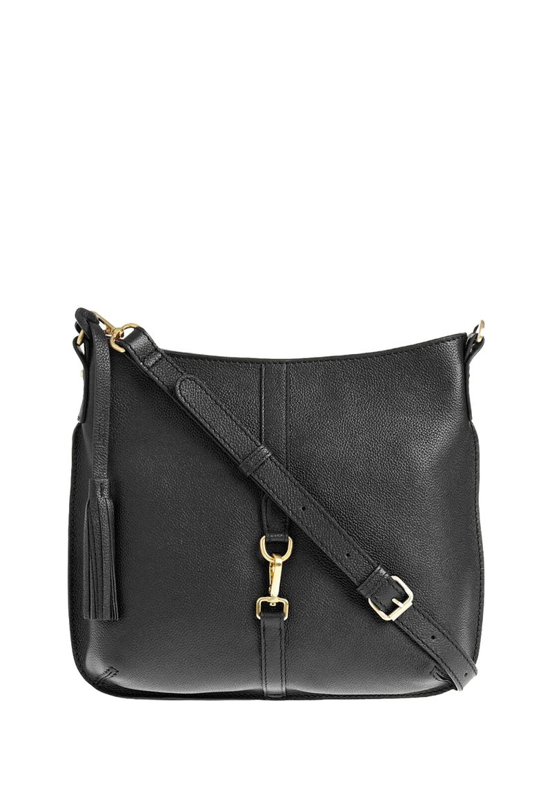 Sac en cuir noir texturé à bandoulière ajustable, matériel doré, et pampille décorative sur le côté.